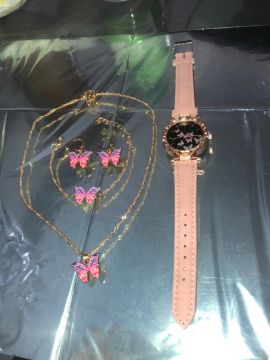 Conjunto de Acessórios com Relógio, Brincos e Colar de Borboleta
