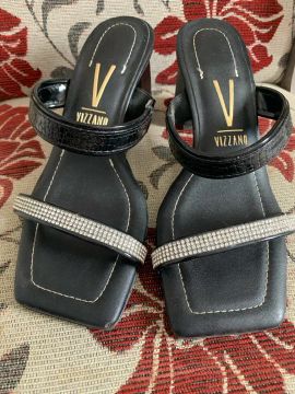 Sandálias femininas pretas com strass