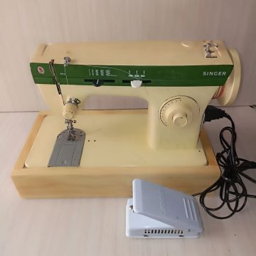 Máquina de Costura Singer 966 - Usada - Excelente Estado