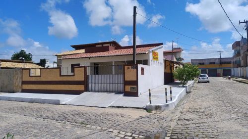 Vende-se casa em Nova Parnamirim 