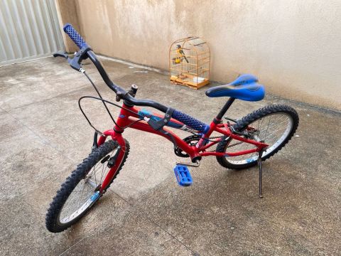 Bicicleta vermelha 