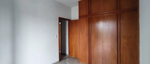 Apto. R$ 1.100,00 (IPTU já incluso) - 3 Dorm.