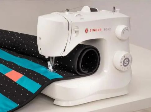 Máquina de Costura Singer M2405 - Usada