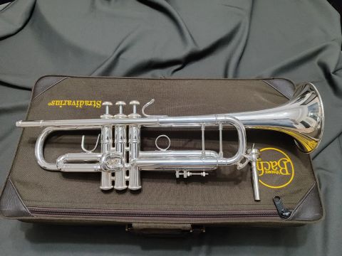 Trompete Stradivarius 180S37ML Bb