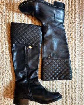Bota de cano longo couro Carmim