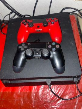 Playstation 4 com 2 controles - funcionando perfeitamente