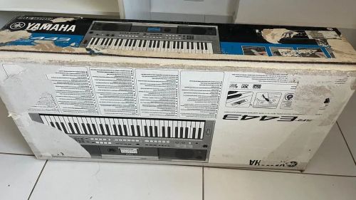 Teclado Yamaha PSR-E443 nunca usado.