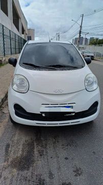 Carro Qq bem conservado 