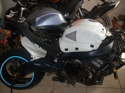 Sucata de moto para retirada de peças GSX 1000r 2011