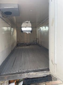 Caminhão Baú para Venda
