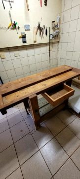 Bancada de trabalho em madeira maciça 
