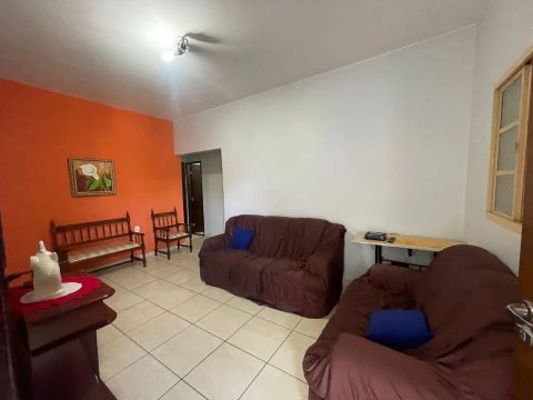 Duas lindas casas no mesmo lote 3 qts 1 suíte em cada casa Ótima localização