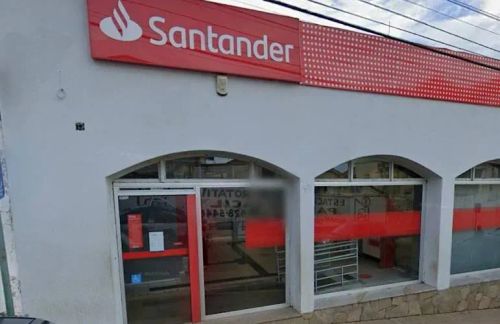 Ex-agência no Centro em Nepomuceno/MG