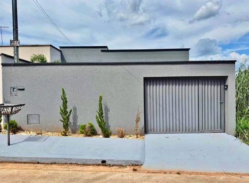 CASA POR PARCELAMENTO IMOBILIÁRIO