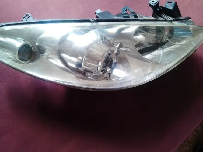 Farol do pegout 307 seminovo original.
