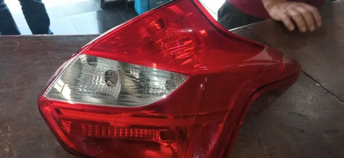 Lanterna Ford Focus 2014 2015 2016
