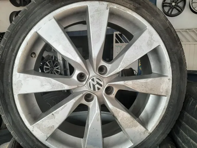 Roda aro 18 Volkswagen Gol Power prata 4x100 com Pneu 225 40 18 usados