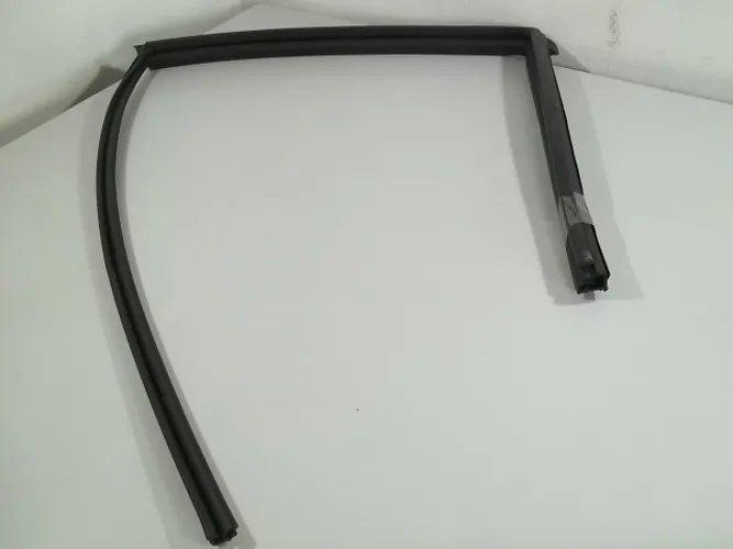 Borracha Canaleta Porta Traseira Direita Nissan March 2018