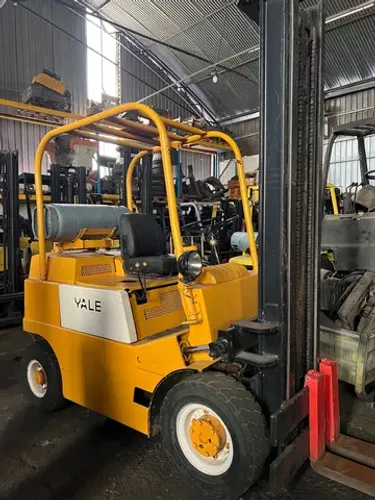 Empilhadeira Yale G83P 2,5t Revisada