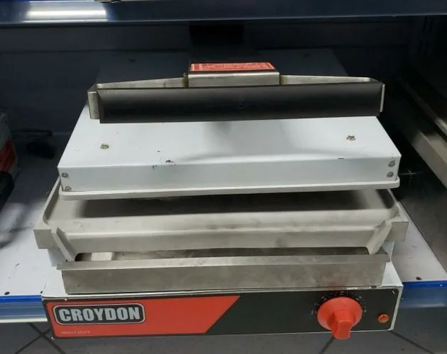 Sanduicheira prensa aluminio croydon grande (nova) Alecs