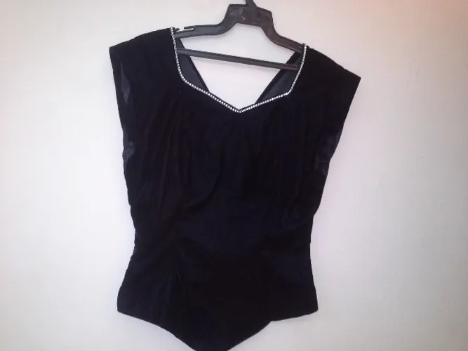 Blusa Feminina Em Veludo Preto Tamanho P Em Ótimo Estado