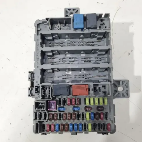Caixa de Fusíveis Honda Civic 2.0 Automát. 2012/2016 tt4m021