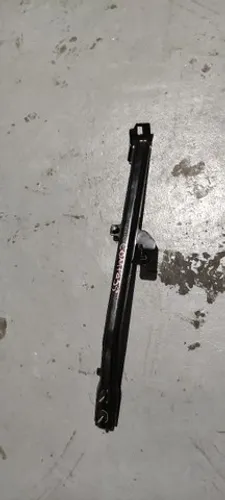 Travessa suporte Radiador Jeep Compass lado esquerdo