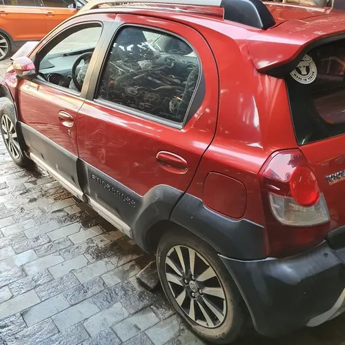 Sucata toyota etios cross