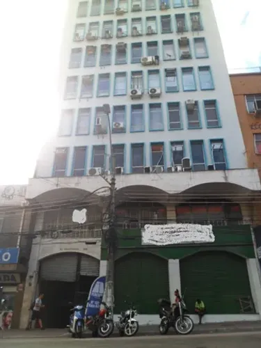 Excelente sala comercial com e sem garagem - D. Caxias -RJ com aproximadamente 28m²