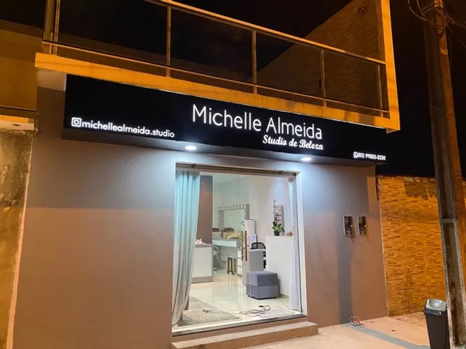 Fachada em ACM luminoso 