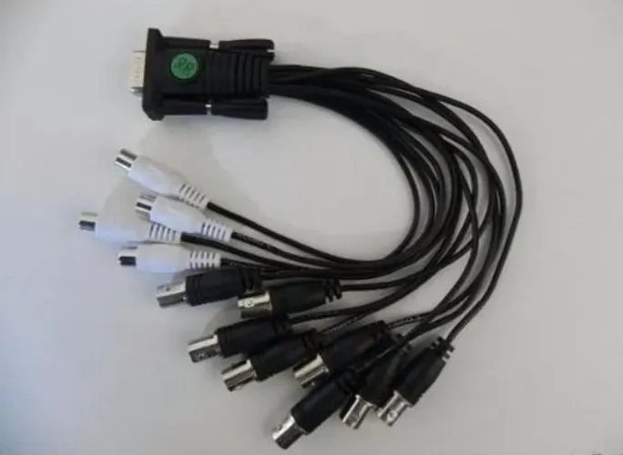 COD-CP409 Cabo VGA Preto para 8 Câmeras Com 8 saídas de vídeo e 4 de áudio
