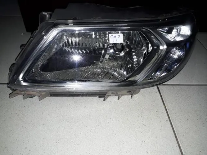 Farol Lado Esquerdo Chevrolet Onix