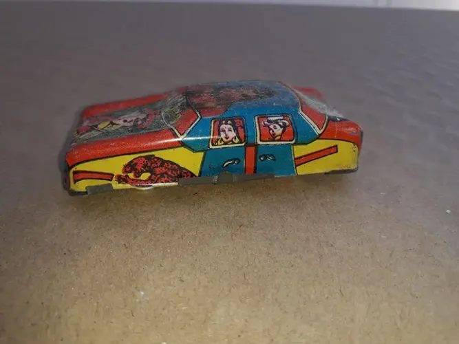 Carrinho de lata