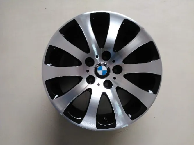 Rodas Aro 17 BMW Original 5x120 17x8 Offset 34 Prata Diamantada  Seminova 