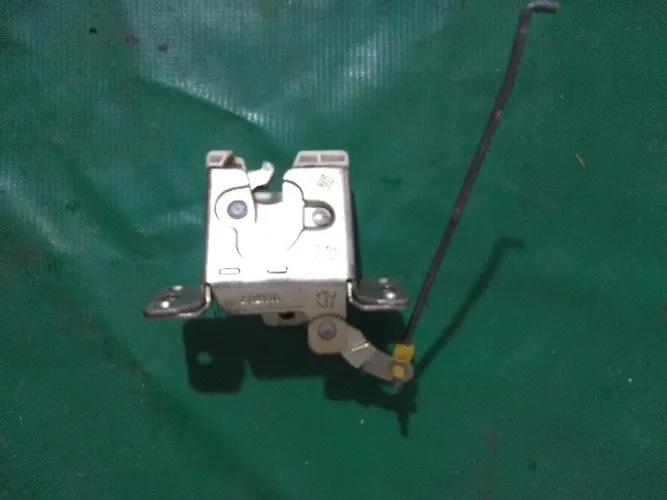 Batente Porta Malas GM/Corsa 1994/98.