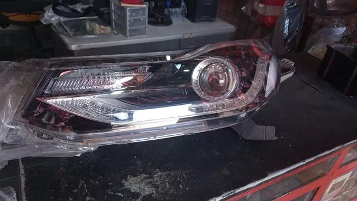 Farol - Chevrolet Tracker - 2017 a 2019 - Lado Esquerdo - Led - Original