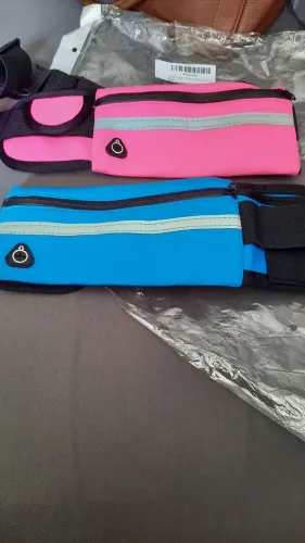 Pochete impermeavel unissex. 30,00