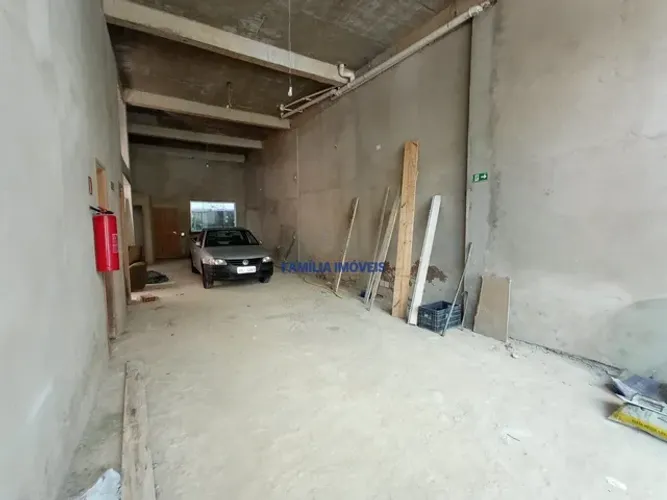 Loja térrea de frente para alugar na Pompéia Santos SP