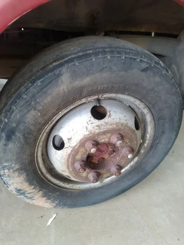 Pneu com roda Iveco 3510