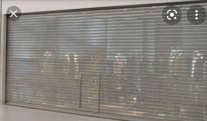 Fabricamos e reformamos portas de enrolar automática