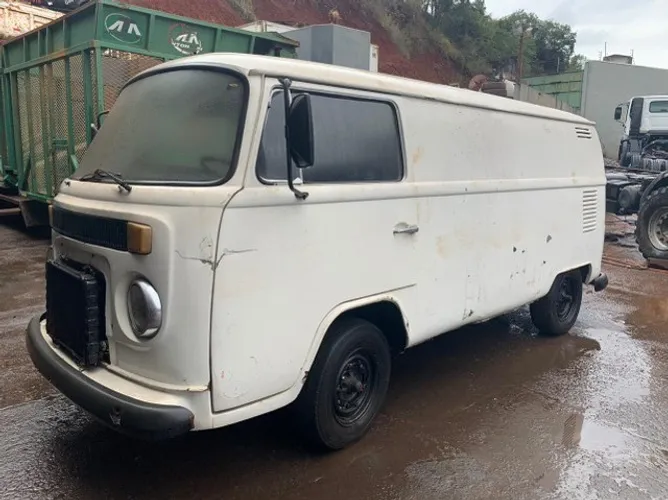 Kombi furgão Diesel!! precisa ser restaurada.