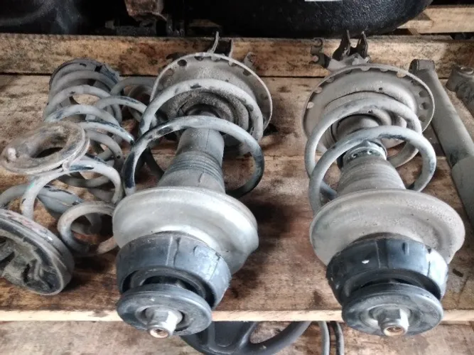 Kit suspensão molas amortecedor Logan Sandero 2015