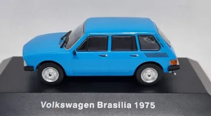Míniatura carro Volkswagen Brasília 4 portas 