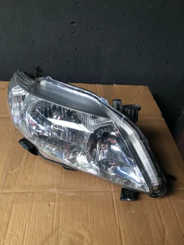 Farol LD Corolla 2010