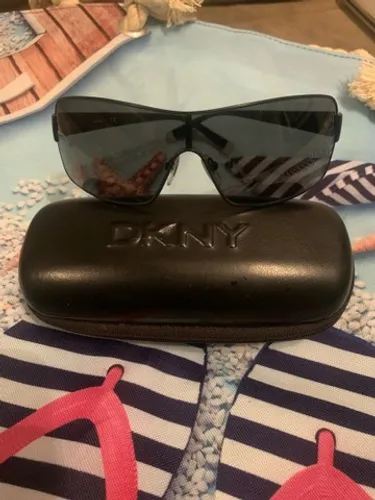 Óculos DKNY impecavel