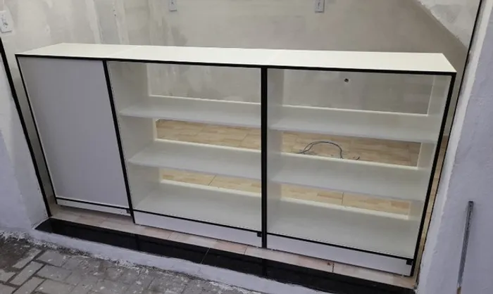 Balcão vitrine com balcão caixa - Novo