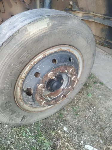 Roda e pneu 1100