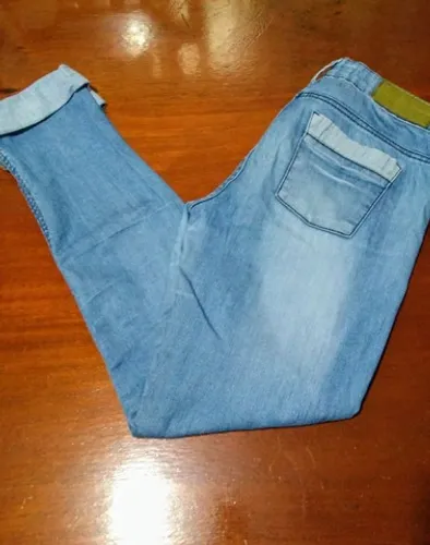 Jeans Feminino Marca: TOC Tam: 40