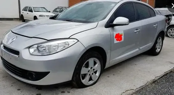 Sucata de Renault Fluence para retirada de peças