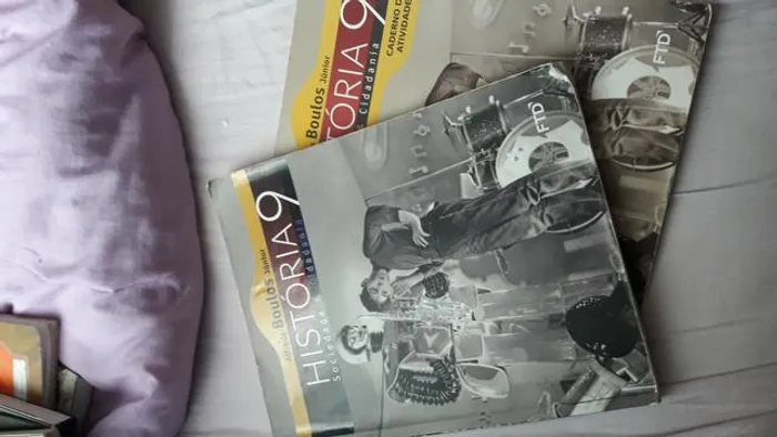 Livros didáticos de História 9°ano